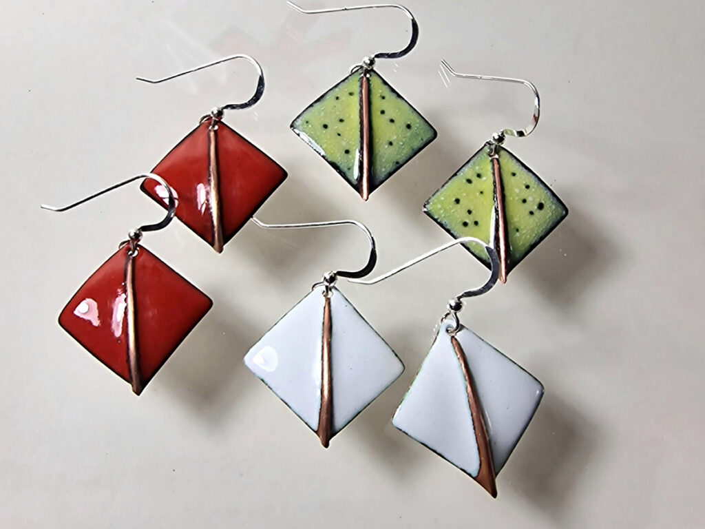 Eva Björnström Örhängen emalj