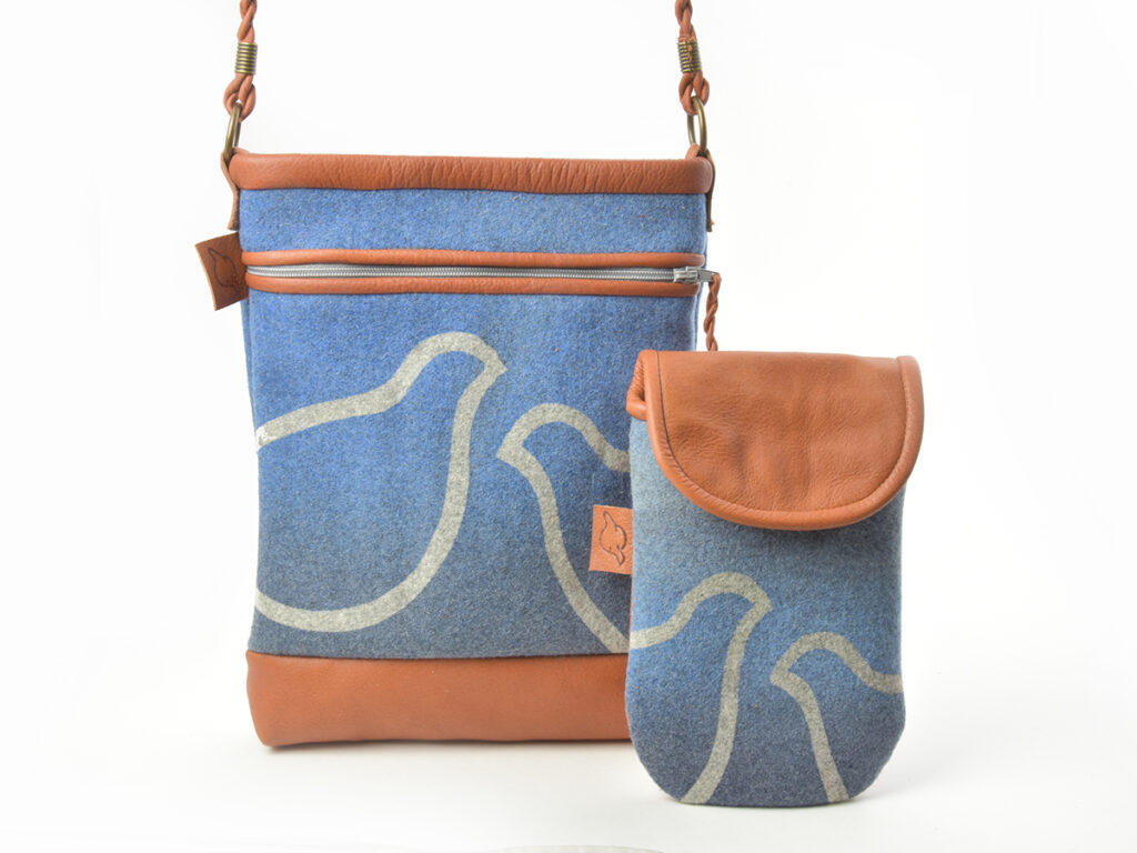 Gunnel Tjäder Axel- och mobilväska i ull och renskinn