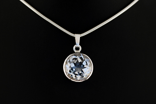 Göran Söderström halsmycke med bergskristall